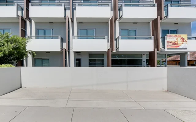 1728 Dandenong Road 4