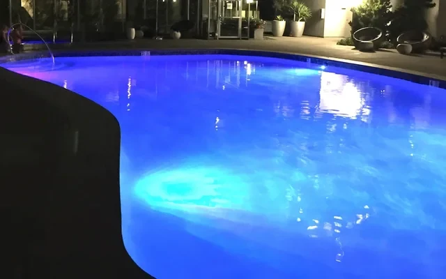 Deluxe Studio in a Glass Walled Building in Hollywood 3