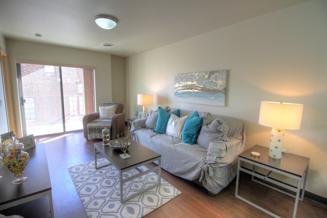 229 W Lakelawn Pl 3