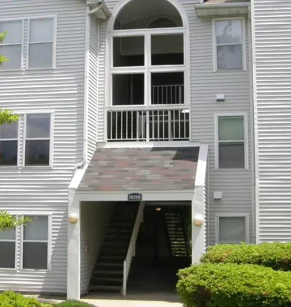 eaves Columbia Town Center