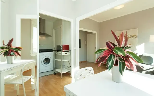 studio in La Sagrada Família (Eixample) 4