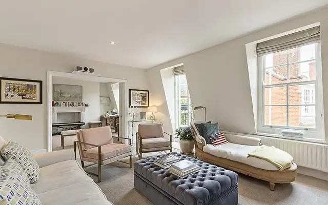 Coleherne Court, Redcliffe Gardens, Chelsea, London, SW5 0DY 0