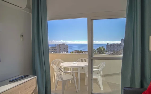 ALFRESCO STAYS BenalBeach Summer Breeze 4