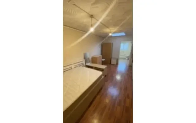 13 Hathway Walk, Saint Jude's, Bristol, UK 0