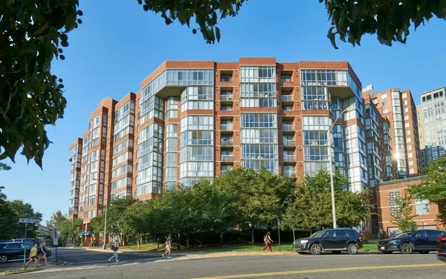 Meridian Courthouse Commons-Interim - Arlington student accommodation