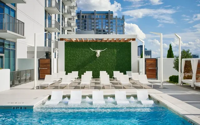 The Hue Midtown 1
