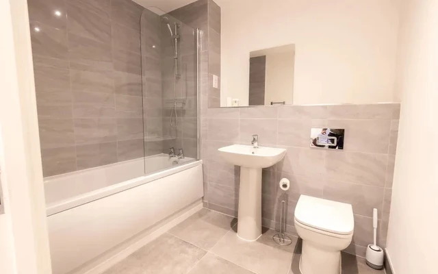 Northwood St Apartment 3