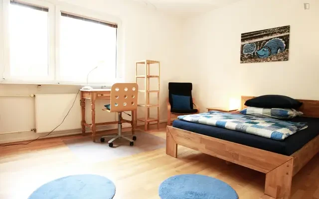 Superb double bedroom not far from IPU Berlin 0