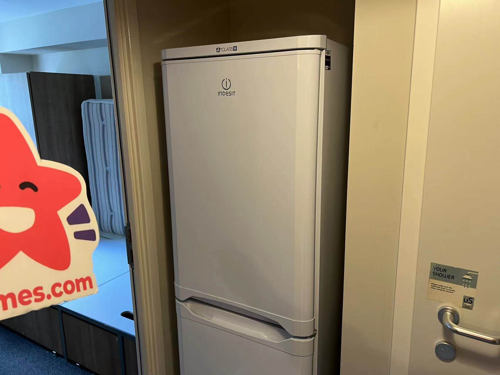 NON ENSUITE: TWO BED FLAT