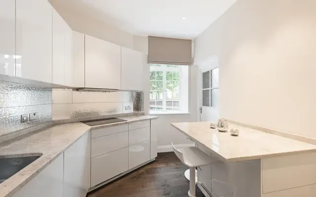 Eresby House, Rutland Gate, Knightsbridge, London, SW7 1BG 2