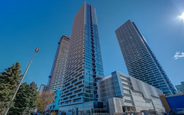 898 Portage Pkwy - Toronto student accommodation - 1 Bed 1 Bath