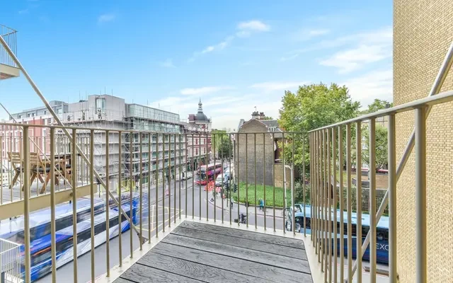 Duchess Walk, One Tower Bridge, London, SE1 2RY 3