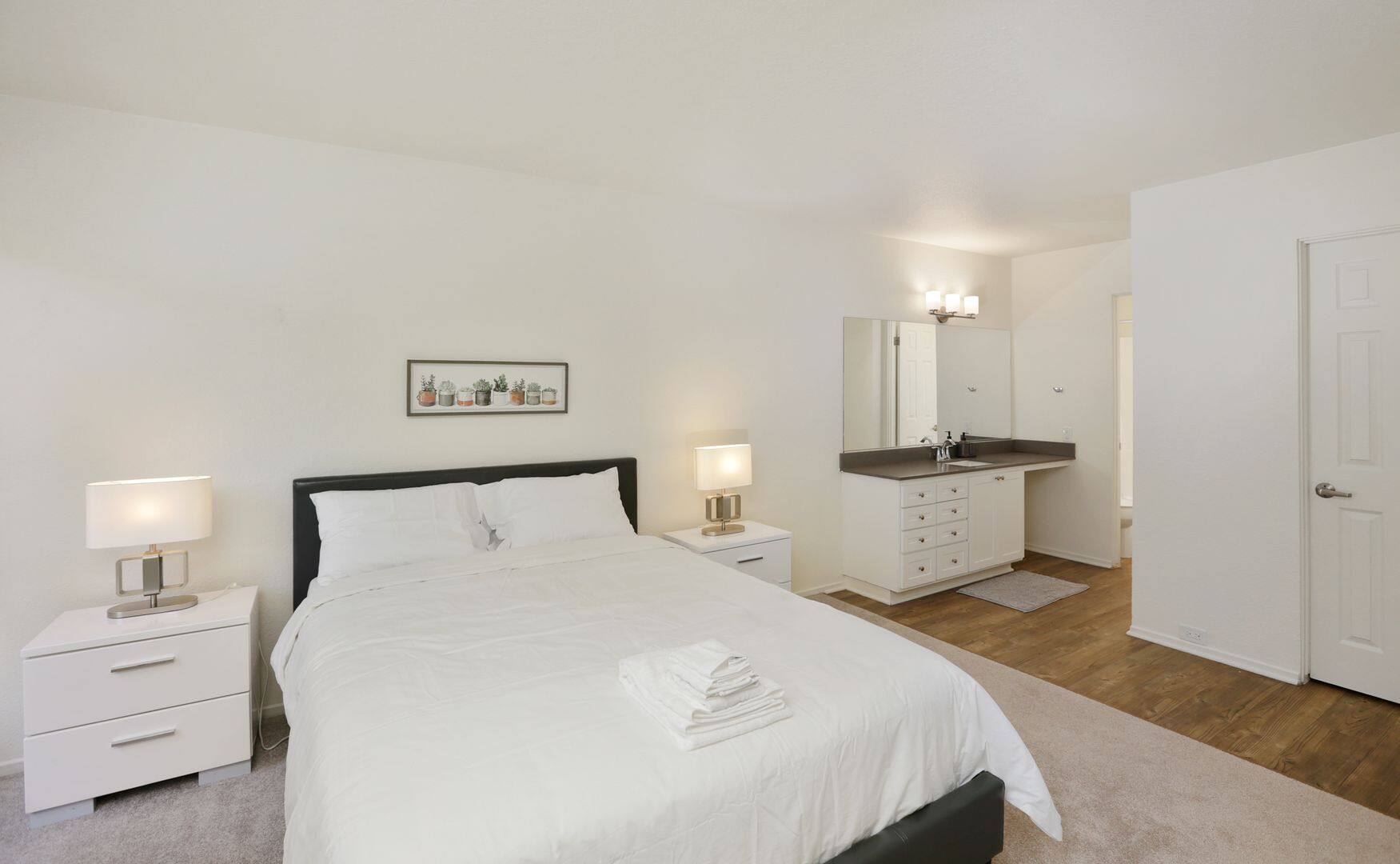 Private Room in 2 bed