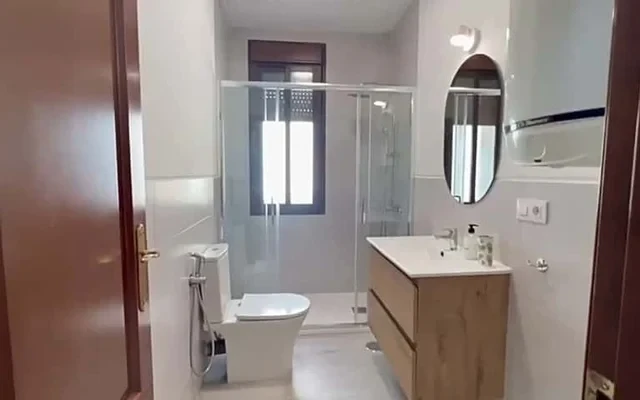 Habitacion Privada en Av de la Reina Mercedes 0
