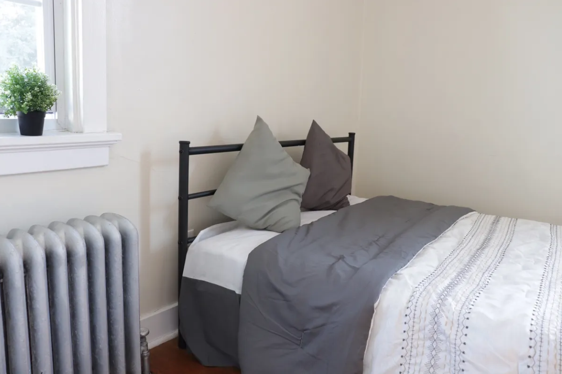 3 Bed 1.5 Bath