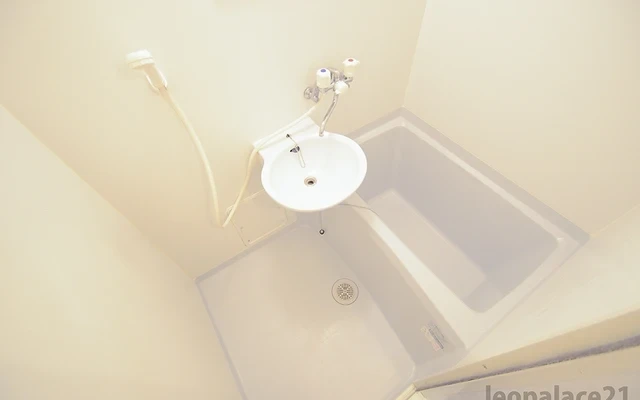 レオパレスWing - Takatsuki student accommodation - 103号房间(带独立厨房)