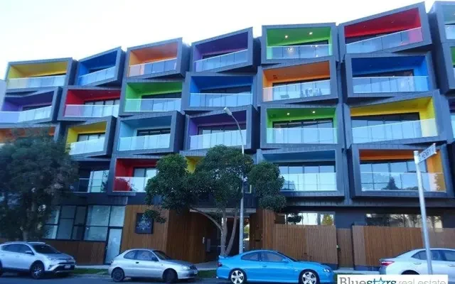 33 Harrow Street, Box Hill 0