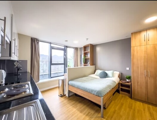 Studio gold - city view