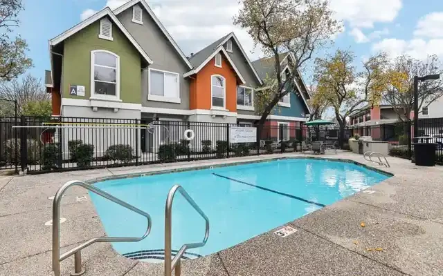 Oakshade Commons 3