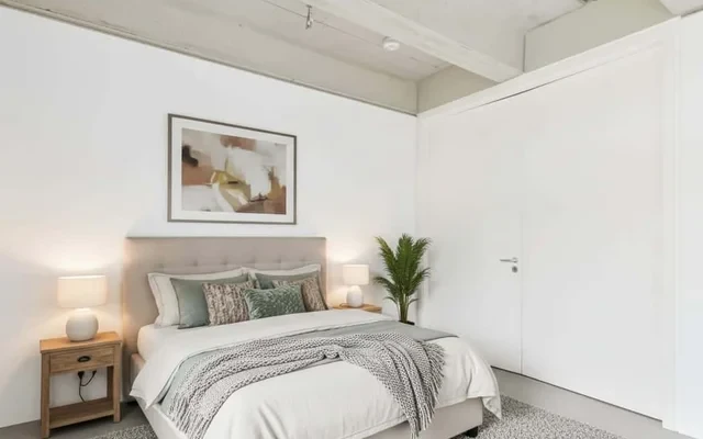 Perfect for 2 People – Live near U5 for €700 Each Person 1