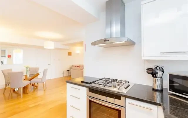 Kew Bridge Court, London, W4 3AF 3
