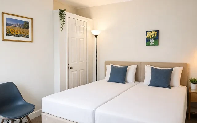 UM - YoLiving Soton - McDonald`s - Southampton student accommodation - 5 Bedrooms 2 Bathrooms