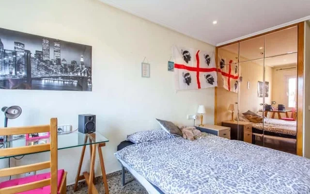 Piso de 3 habitaciones en El Pla Del Real 0
