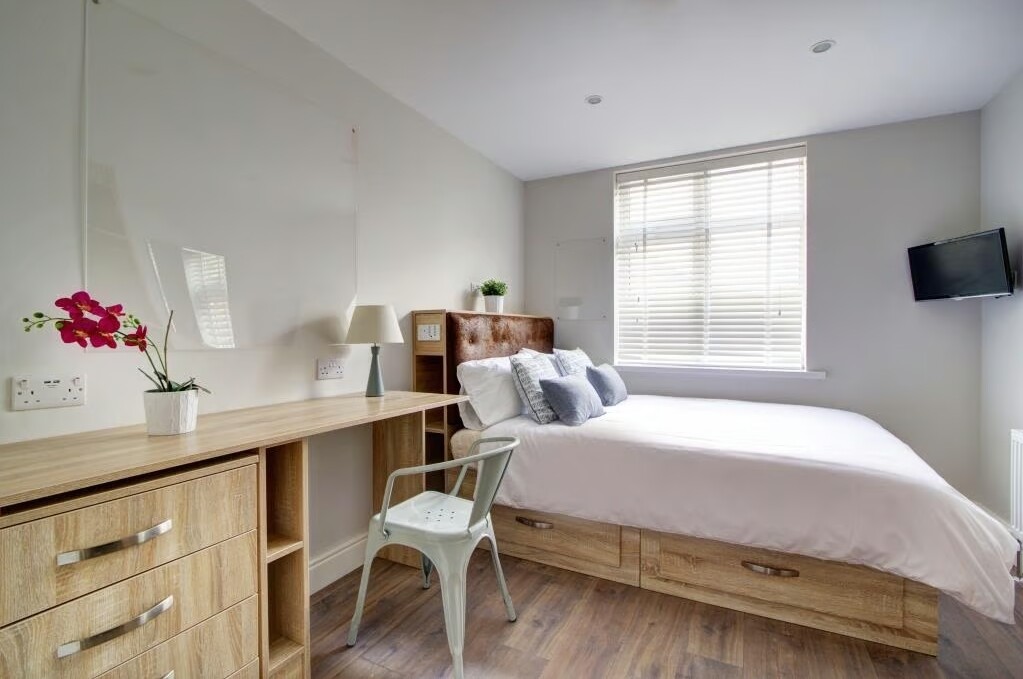 Flat F, Park View