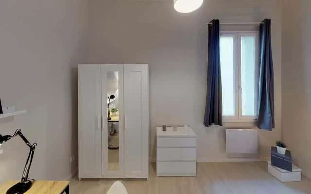 Chambre dans le 33 cours Gambetta 0
