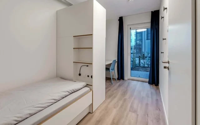 Furnished 1 room apartment with terrace - just 25 min. by public transport to Friedrichshain 1
