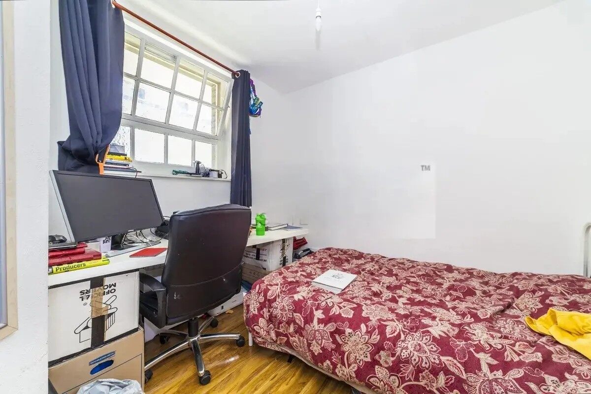 LH-Pilton Place 2