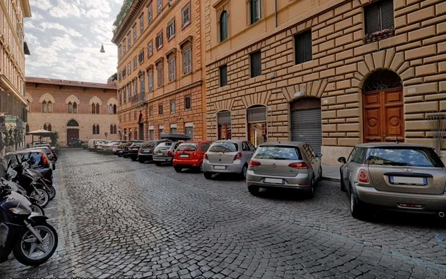 Appartamento in Via Raffaele Cadorna, Roma 2