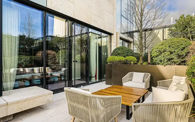 Circus Road North, London, SW11 8AX 2