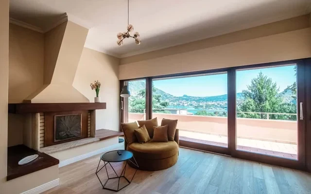 Apartment in Via Bellinzona 0