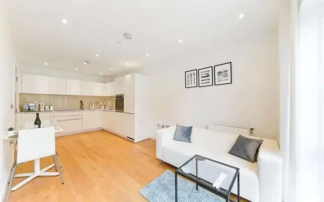 Waterford Court, 7 Turnberry Quay, London, E14 9GH 1