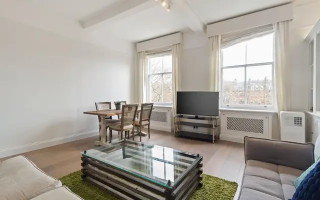 Cadogan Square, London, SW1X 0JW 1