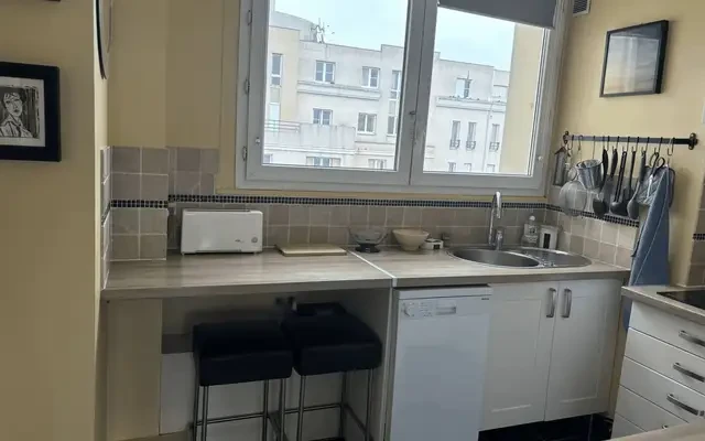 The Clichy Chill 1