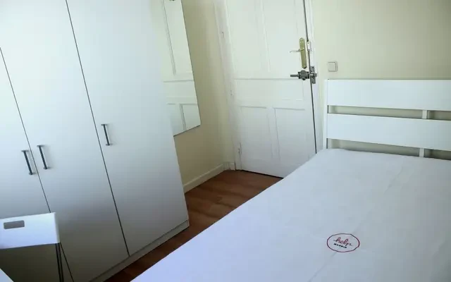 Nice double room in Calle Velázquez 1