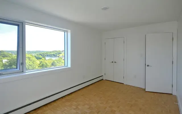 1 Oak Street 3