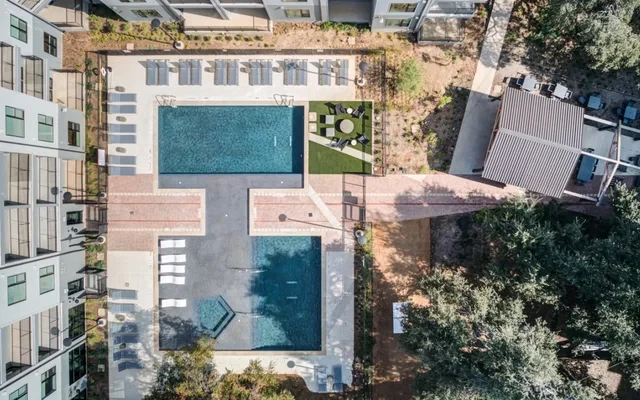 Tisdale at Lakeline Station 4