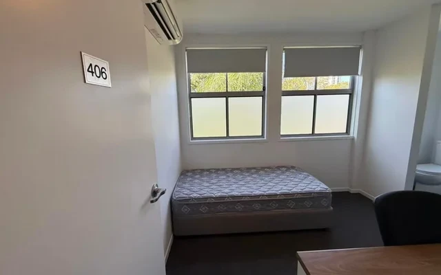 47-51 Munro Street 3