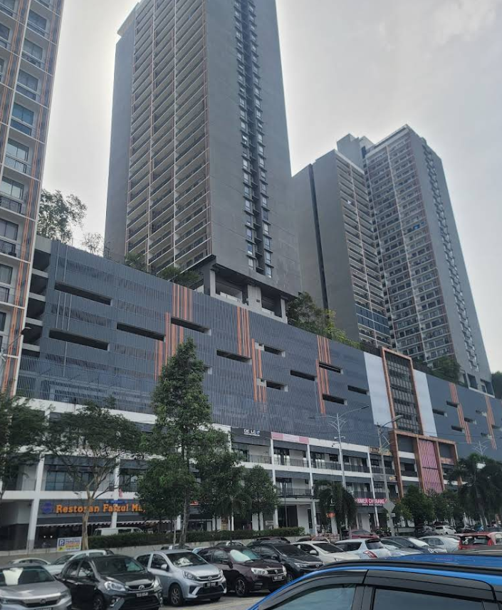 Emporis Kota Damansara - IC