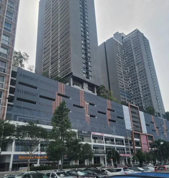 Emporis Kota Damansara - IC