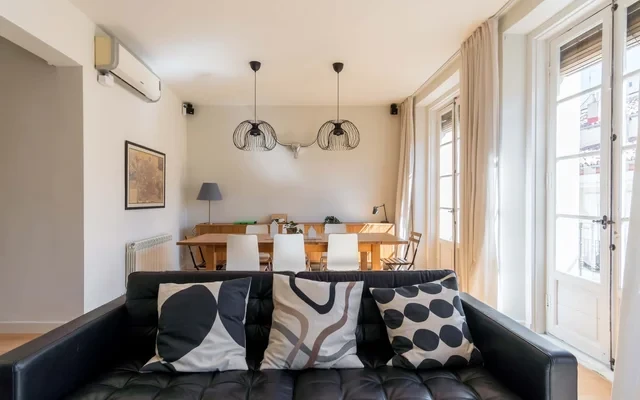 Wide and bright- 2Bedrooms 1Batroom- Lavapies 0