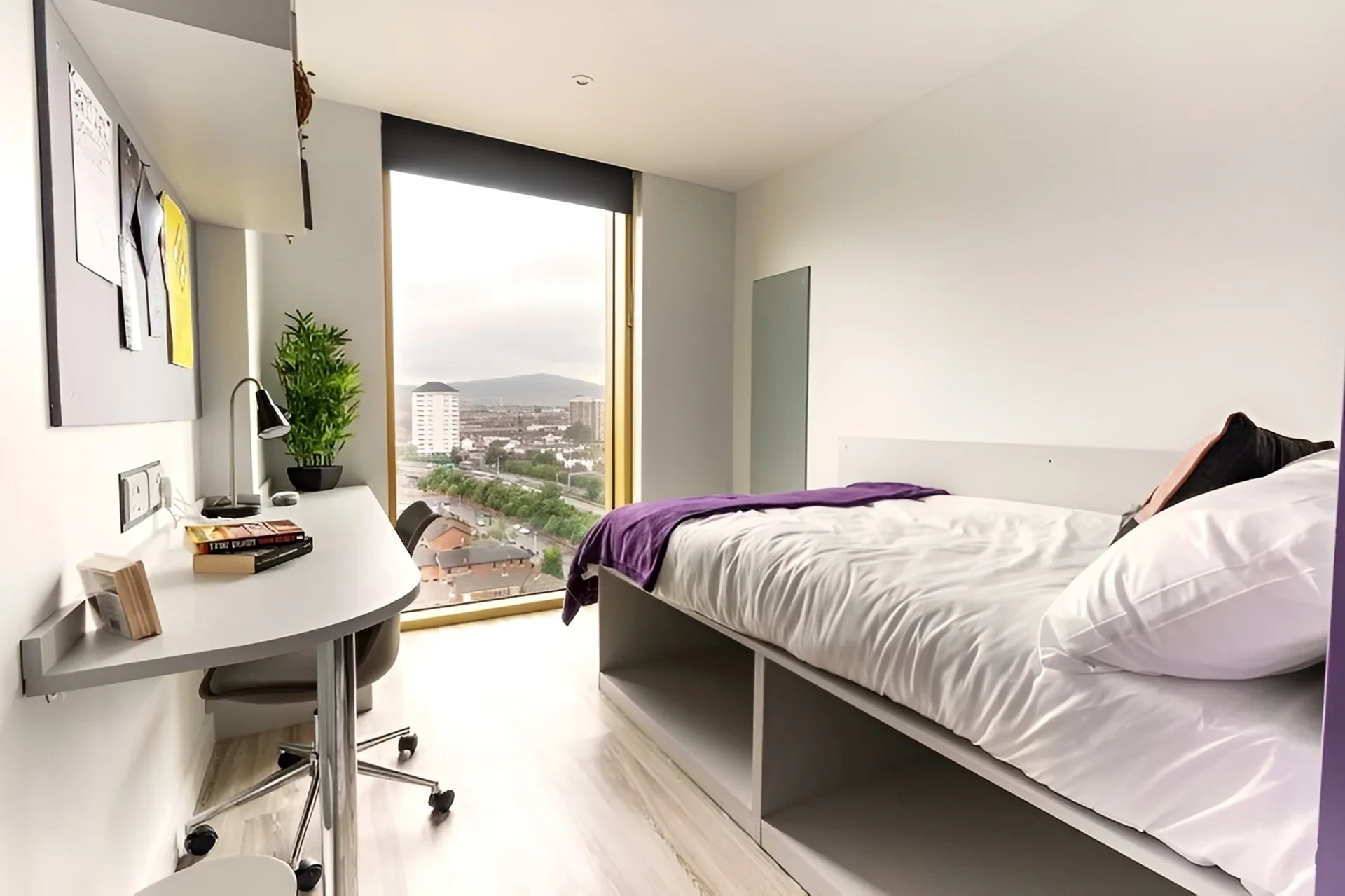 En Suite – Building View