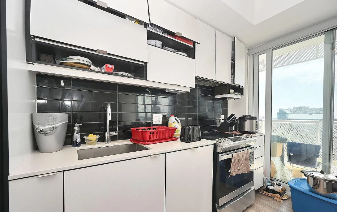 Wesley Tower at Daniels City Centre Condos 2