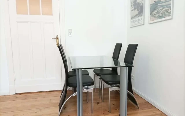 2 room flat in a perfect location in Kudamm 3
