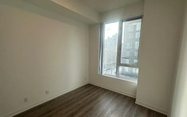180 Front Street E 2