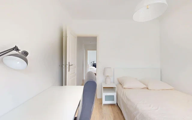 Room in Rue du Plateau des Violettes, Montpellier for 108 m² with 5 bedrooms - Montpellier student accommodation - Private room