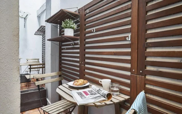 Confy studio right in the city centre, steps from the BeachCarrer de Guardia 1